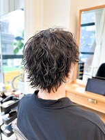 イル 天神西通り店(ill)&nbsp;【メンズ★天神】波巻きパーマ×マッシュウルフスタイル×パーマ