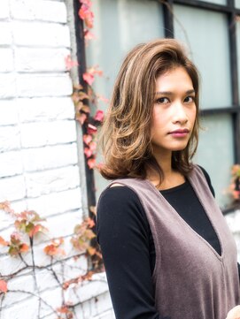 フェティッシュ(fetish) 毛先カーリーハイライト