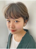 レイヤーショートボブ　カーキベージュ