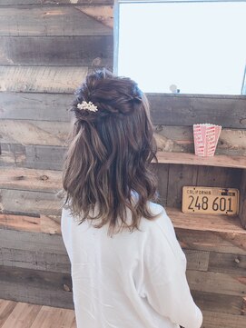 レム 登戸(REM) おしゃれハーフアップ