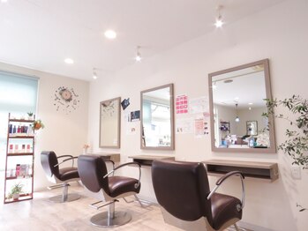 美容室 ハピネス(HappineSS)の写真/【髪質改善/お子様同伴OK】女性スタッフ一人サロンなので相談しやすい◎一度通えばリピート間違いなし!