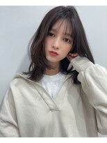 ジゼルアライ(gisele arai) ダークカラー×アンニュイ