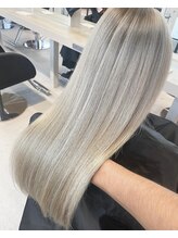 人気のナチュラルストレート【縮毛矯正】毛先にコテ巻きもOK