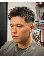 ビンゴ(BINGO)&nbsp;1264黒髪ツーブロック刈り上げフェード束間短髪ショートバーバー