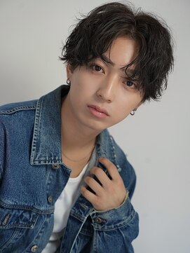 ノーリミット(No Limit) スパイラル×センターパート /梅田/大阪/ツイスパ/波巻きパーマ