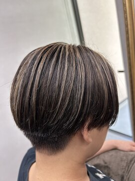 人にやさしく ハンサムショート×ハイライト