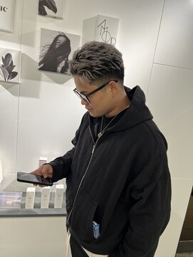 キング 高槻(K!ng) 縮毛矯正髪質改善ハイライトレイヤーカット高槻美容室エクステ