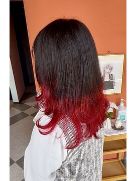 トータルヘアサロンカマダ グラデーションカラー レッド