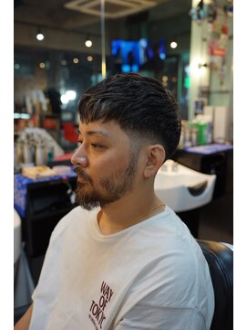 タイト スワッグ バーバーワークス(TIGHT SWAG BARBERWORKS) 無造作ナチュラルクロップ