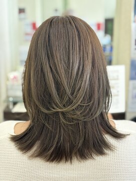 レイヤースタイル×オリーブベージュ