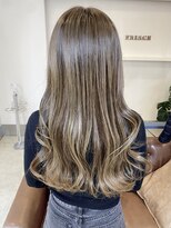 ヘアアンドメイクフリッシュ(HAIR&MAKE FRISCH)&nbsp;ロング　ゆるふわ　マットグレー