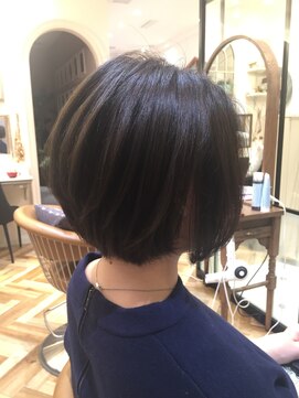 ロンド ブランシュ 錦糸町北口(Lond blanche) 大人女子の前下がりボブ☆担当　柴田