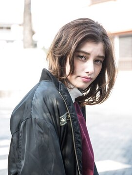 カルフール ロコ 草加西口店(Carrefour LOCO) ☆LOCO☆センターパートでルーズな無造作ミディ