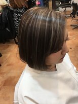 カルフール ロコ 草加西口店(Carrefour LOCO)&nbsp;ワンレンボブ”ナローハイライトメッシュ”×クリアベージュ