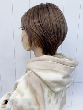 アイティー バイ アルバム 中野店(IT by ALBUM) ライトベージュ_ショートパーマホワイトアッシュ_ba312591