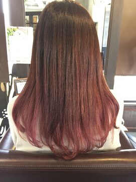 ダッチェス(DUCHESS) ピンク系の毛先ゆるカール