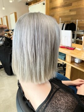 ストーリアエフ カミトザッカ(storia.f kami to zakka) ホワイトカラー