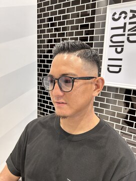 リョウ(RYO) 7:3分けスキンフェード