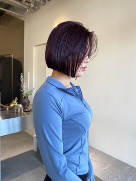 ステン(sten) ボルドーカラー/ワインレッド/切りっぱなしボブ/センター分け