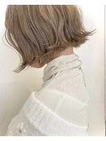 トゥーユー(to-U)&nbsp;切りっぱなしボブ × クリームベージュ