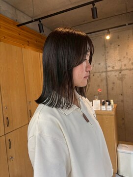 カフネ ジュントス ヨロ(Cafune' juntos YOLO) 切りっぱなしロブ×ショコラベージュ