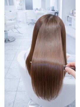 トイロ(toiro) レイヤーカットミルクティーベージュブリーチなしダブルカラー