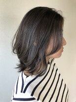 ボタニウム バイ アールサロン(BOTANIUM by RrSALON)&nbsp;【BOTANIUM滝島】透明感スモーキーアッシュ×無造作ロブルフ