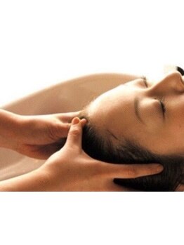 最高級美容整体スパで頭皮の毛穴から綺麗にしてくれる♪髪のお悩みに合わせた施術で美と癒しを同時に実現☆