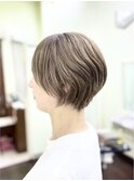 ブリーチオンカラー_まるみショート_ミルクティー系
