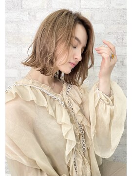 オーロ 西宮店(ORO) ハイトーン　ボブ　ミルクティーベージュ