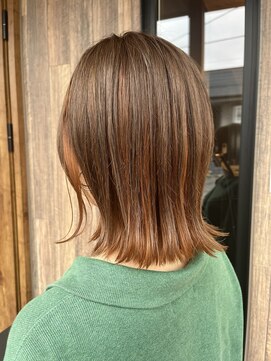 グル(Gru) 切りっぱなしボブ