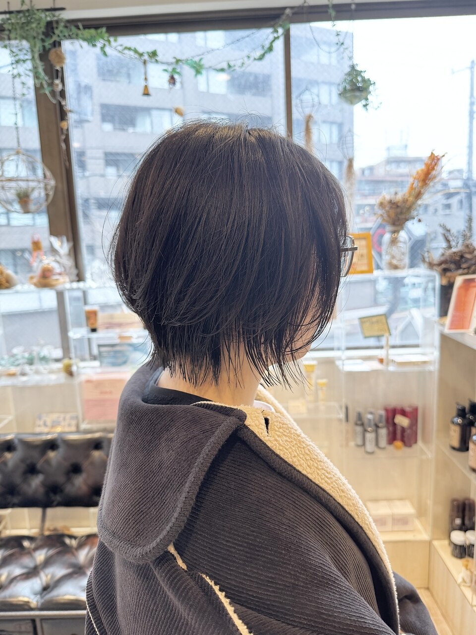 リピーター　　★サラサラ高級人毛100%★外ハネショート　ブラウン 外ハネショートボブ×ベージュ：L090761580｜イト リトルヘア