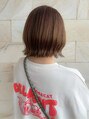 フォレスト ヒル Forest Hill by Genitore 明るめのベージュはショートカットとも相性◎