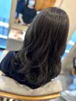 オクユキ(OKUYUKI)&nbsp;『寒色系くすみカラー×カーキグレイ』