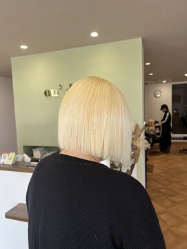 オーダイム(ou' dime) 抜きっぱなしブロンドボブヘア