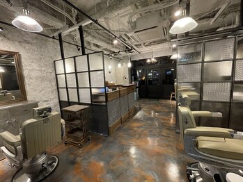 ビンセント バーバー クラブ(VINCENT BARBER CLUB)の写真/[21時最終受付]気軽に立ち寄れる雰囲気が大人気★個性をプラスした絶妙なシルエットはVINCENTにお任せ◎