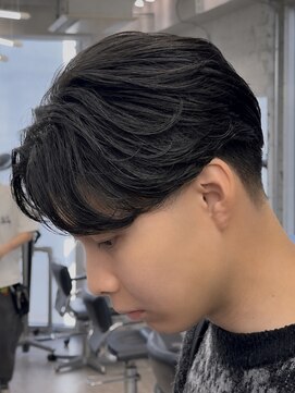 オーバル ジングウマエ(OVARL jingumae) フェザーパーマセンターパート