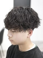 オーバル ジングウマエ(OVARL jingumae)&nbsp;縦落ちパーマツイストスパイラルシャドウパーマフェザーパーマ