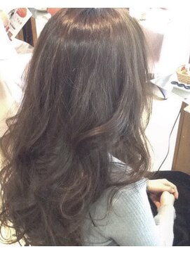 マニス(manis) 無造作ウェーブ×オリーブグリーン大人可愛いロングレイヤー