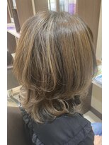 ミチ(michi)&nbsp;ミディアム　レイヤースタイル２０２２年