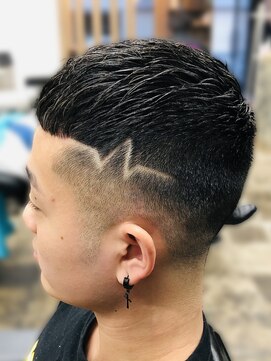 ヘアーコレクション グロース(HAIR COLLECTION Growth) 20代30代メンズ刈り上げフェードスタイルかき上げ短髪ワイルド