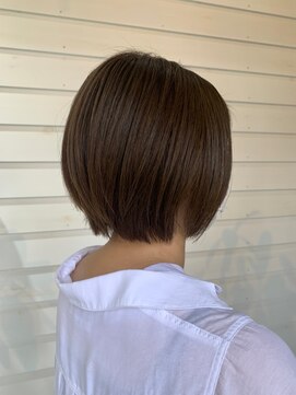 ラコスタ(LaCosTa) ブリーチなしカラー大人可愛いワンサイドショートボブ