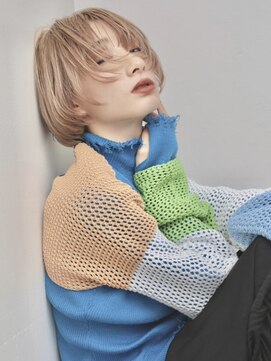 フイ(HUI) くびレイヤーエモージュピンクベージュマチルダボブミディ前髪