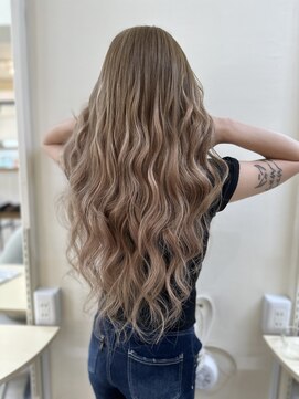 クラナ(clana) エクステでロングヘアー