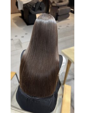 ティア(Tia.) 縮毛矯正/巻ける縮毛矯正/髪質改善トリートメント/ロングヘア