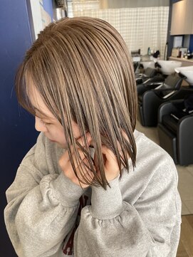 コワファースト 大分(COIFF1RST) 大人可愛いショートボブ白髪ぼかし20代30代40代/大分