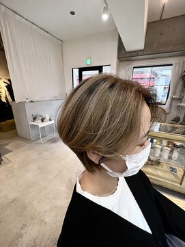 ニカイ(NIKAI.) 【ハンサムヘア】ショートシャドールーツカラー