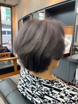 オト(oto) 白髪染めを活かすおしゃれカラー 上品な大人ショート