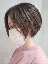 ソワネ 表参道(soigne)&nbsp;表参道大人ショートボブ白髪ぼかしハイライト顔周りレイヤー30代