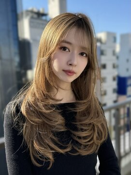 アマトウキョウスマートサロン(AMA TOKYO×Smart Salon) ヘーゼルベージュ　ブリーチなし　レイヤーカット　海外風